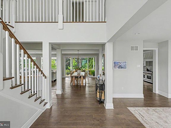 3rd image of 9 Foxtail Ln