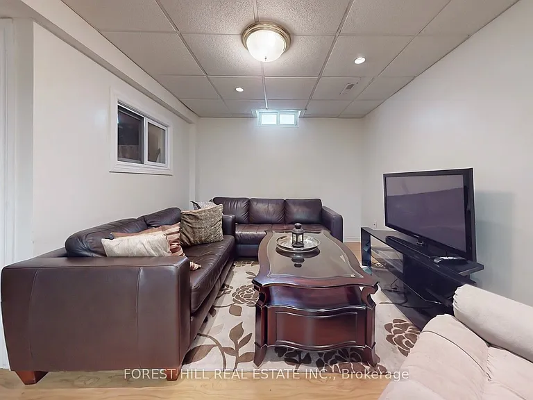 43 Oakhurst Dr — Photo 26