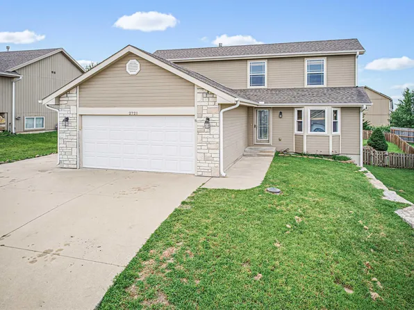 2721 Oakwood Dr, Junction City, KS 66441