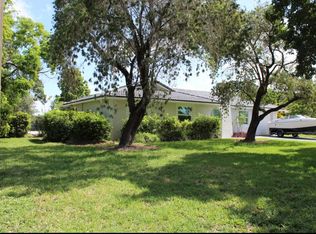 101 Sandpiper Ave, Royal Palm Beach, FL 33411