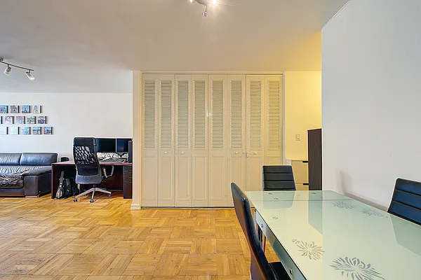 Sold by Keller Williams Realty Landmark | media 30