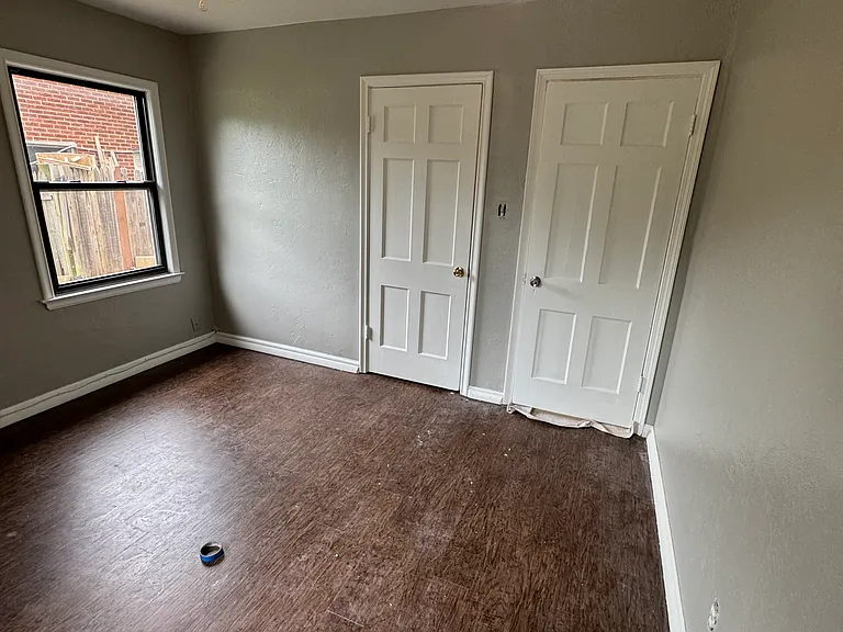 528 E Douglas Dr — Photo 18