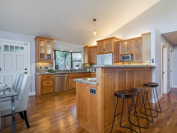 4th image of 1040 Wilmington Way