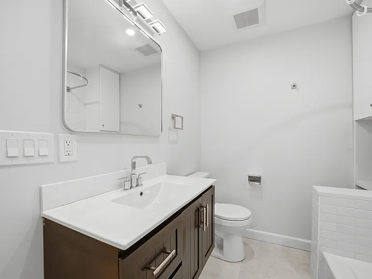 68 Gregory Blvd #2 — Photo 5