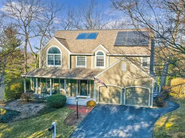 10 Pheasantwood Ter, Wakefield, MA 01880