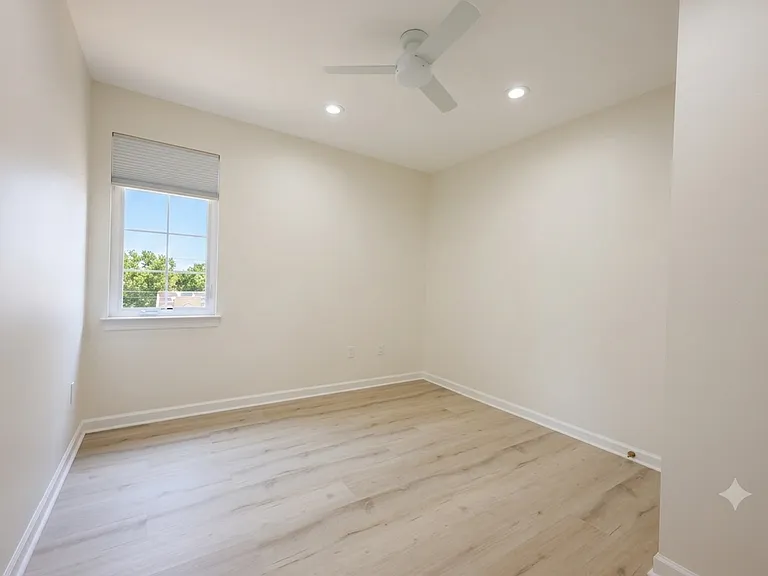 174 S Zander Way — Photo 14