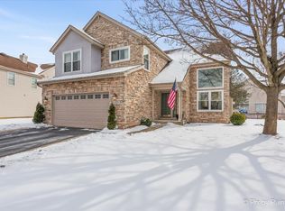 1375 Beacon Ln, Bartlett, IL 60103