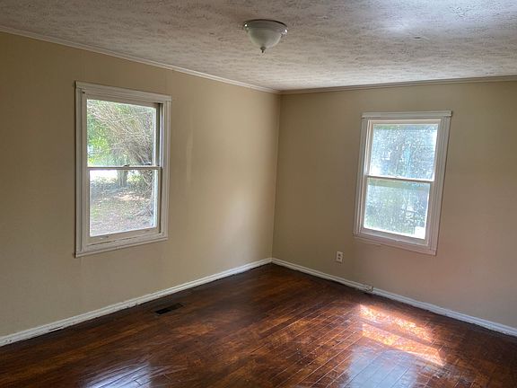 4th image of 563 Parkchester Dr