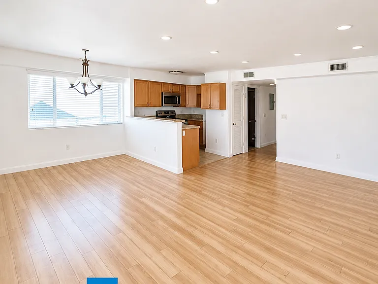 13623 Sherman Way #206 — Photo 5