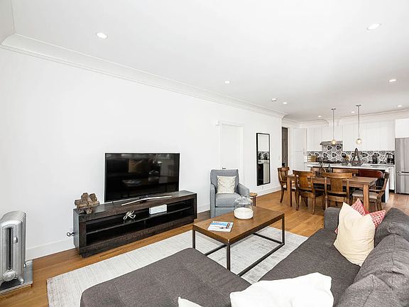 2nd image of 1305 Lombard St #1298R