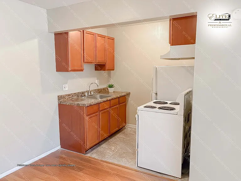 15101 Greenfield Rd #10 — Photo 3