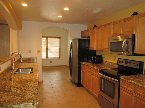 4th image of 9200 Bluewood Ln NE