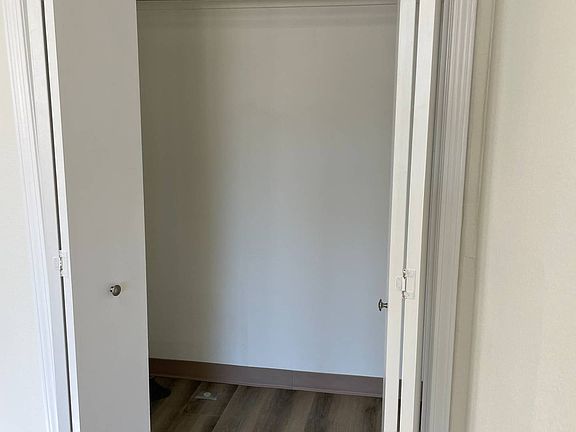 5th image of 428 E Wyandotte Ave