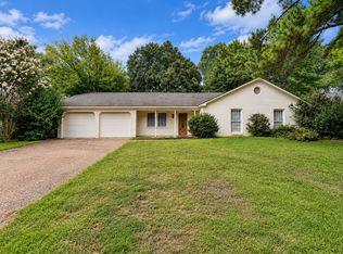 1426 Tracewood Dr, Jackson, MS 39211