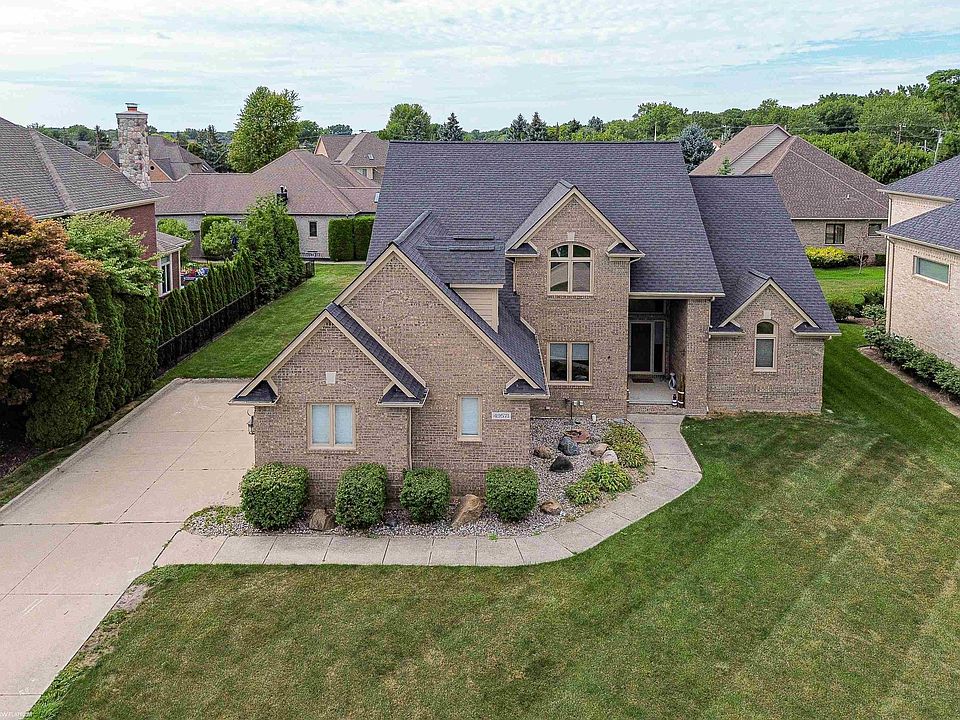 1st image of 49571 Compass Point Dr