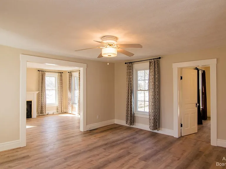 5071 Plymouth Rd — Photo 6