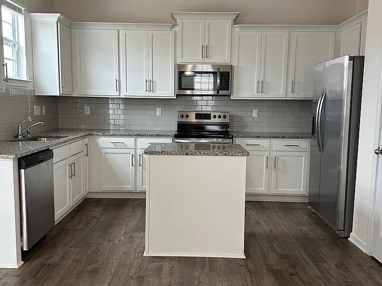 1130 Rock Haven Dr — Photo 5
