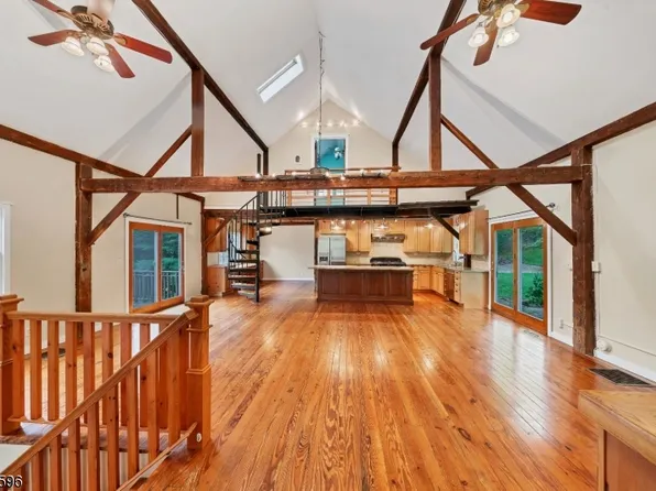 6 Squire Hill Rd, Washington Twp., NJ 07853