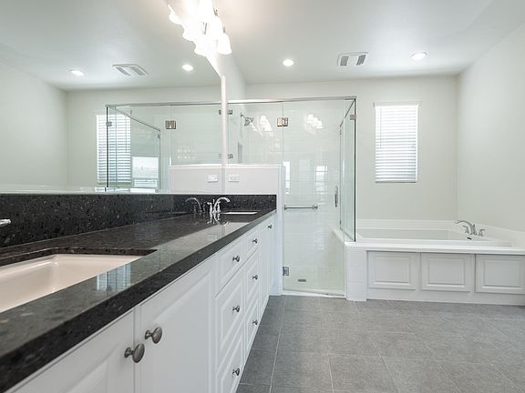 5th image of 7949 Auberge Cir