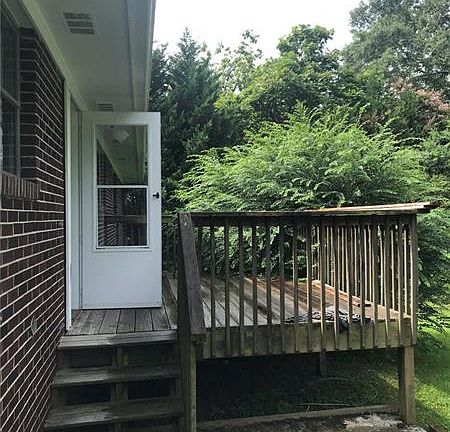 3rd image of 8467 Meadowbrook Dr