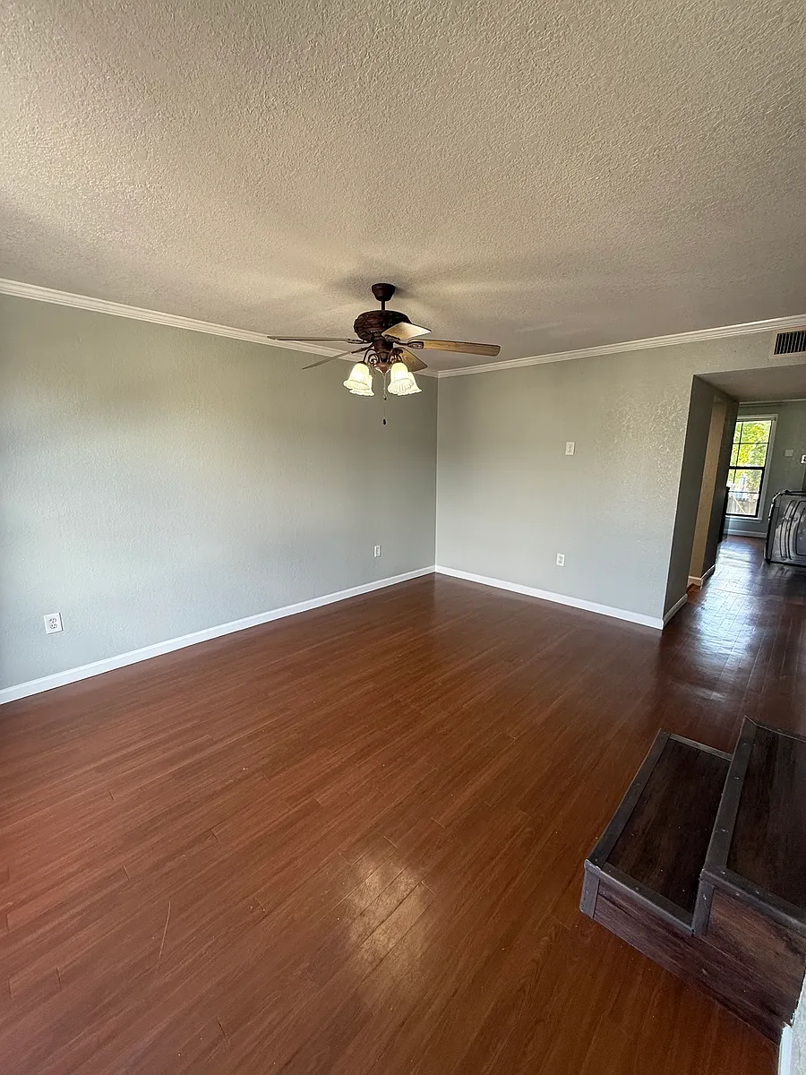 Building Photo - 10306 W Winston Ave #11