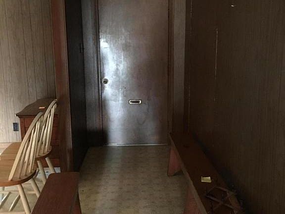 2nd image of 407 W Saint Mary St