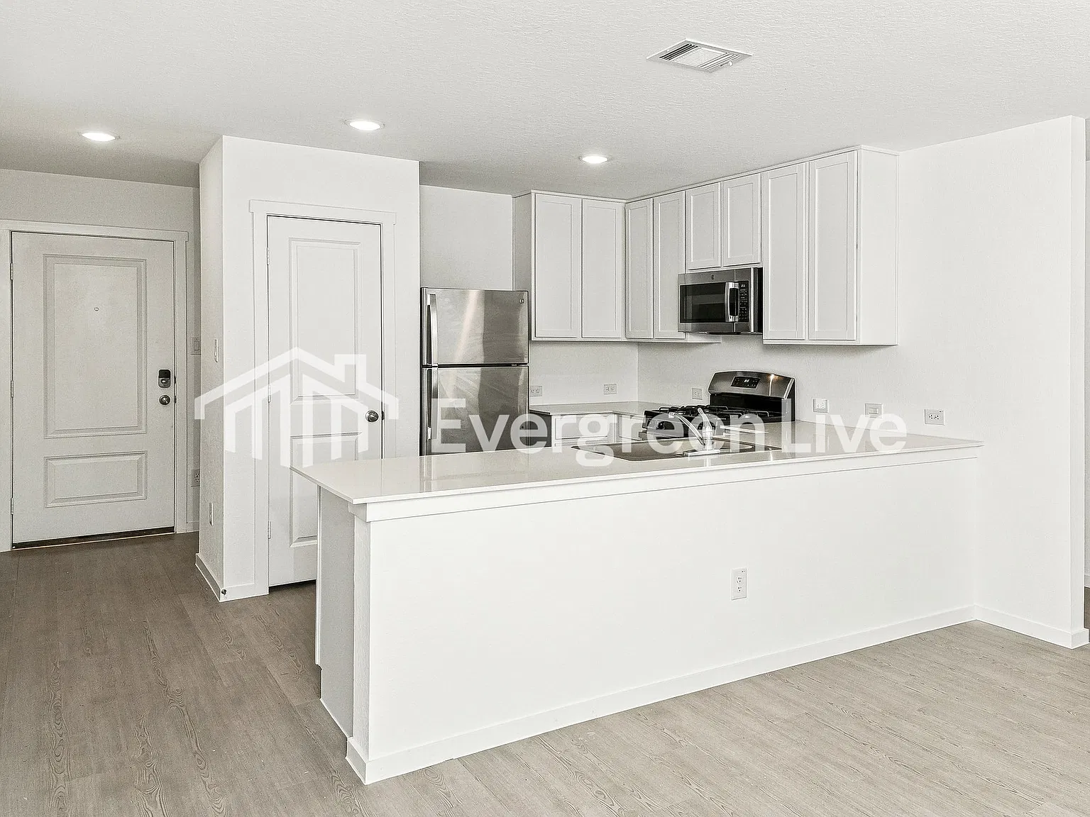 4 bed, 2.5 bath, 1897 sqft, $1,505 — Photo 4