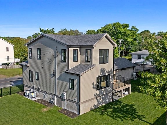 5th image of 51 Fox Hill Rd