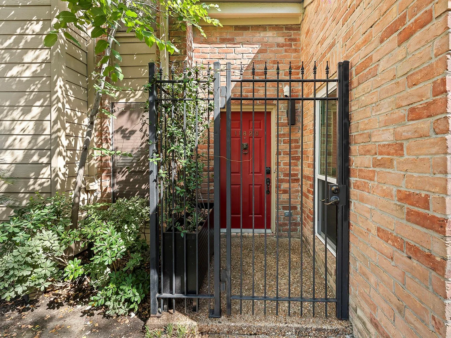 2 bed, 2.0 bath, 1809 sqft, $2,500 — Photo 4
