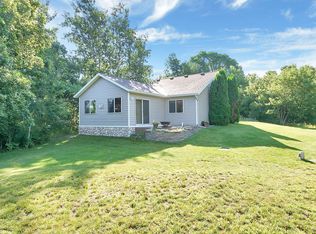 15594 Parkwood Cir, Avon, MN 56310