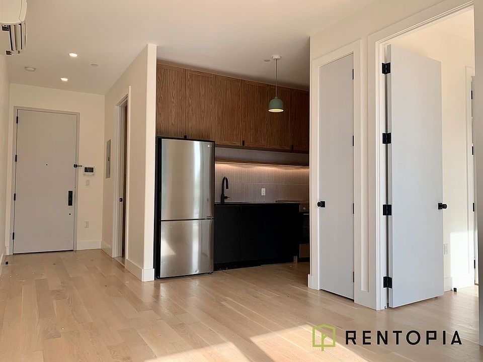 1st image of 420 Tompkins Ave #506