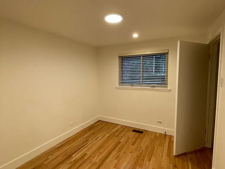 249 Newport St — Photo 15