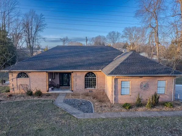 711 Briscoe Rd, Parkersburg, WV 26104