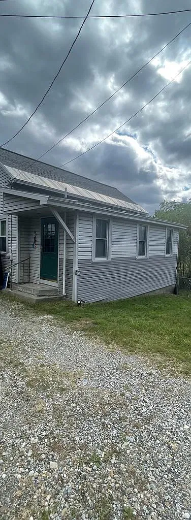 4 bed, 1.5 bath, 1378 sqft, $2,450 — Photo 1