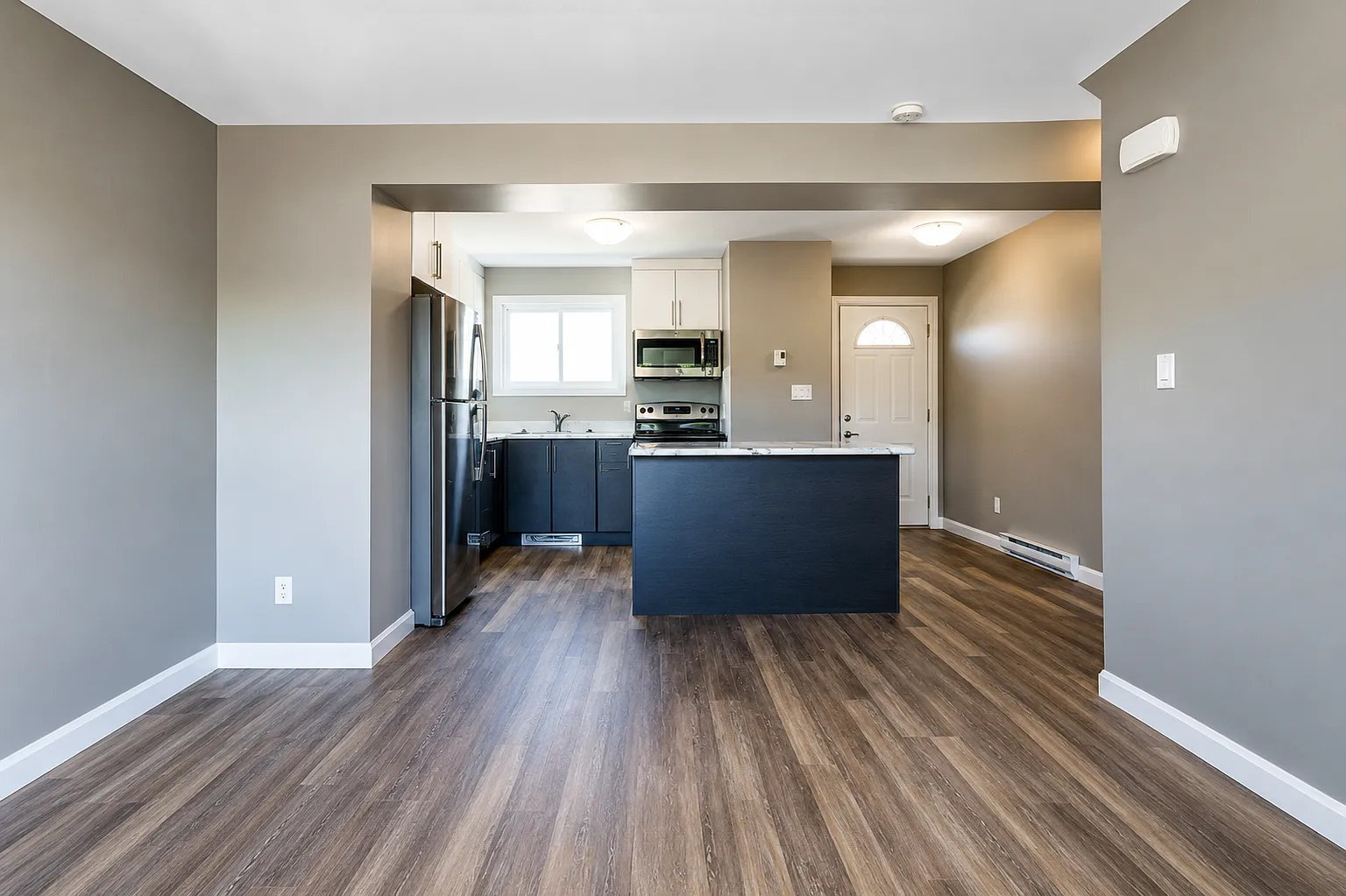 735 Lasalle Boulevard — Photo 2