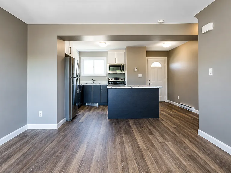 735 Lasalle Blvd — Photo 3