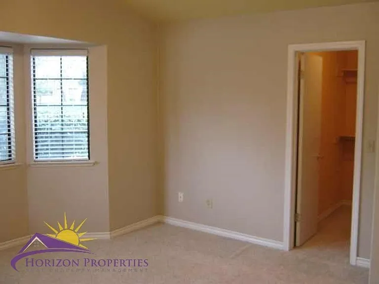 2030 Moontree Dr — Photo 17
