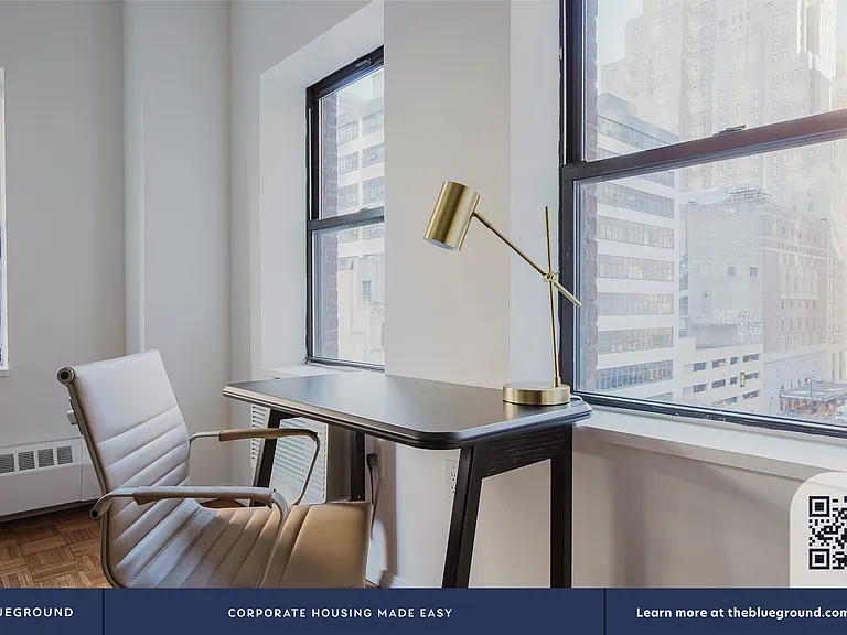 360 W 34th St #6G — Photo 4
