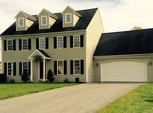 10 Poplar Ln, Mount Wolf, PA