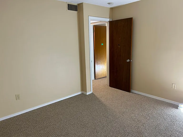 31 Woodsedge Dr #4B — Photo 12