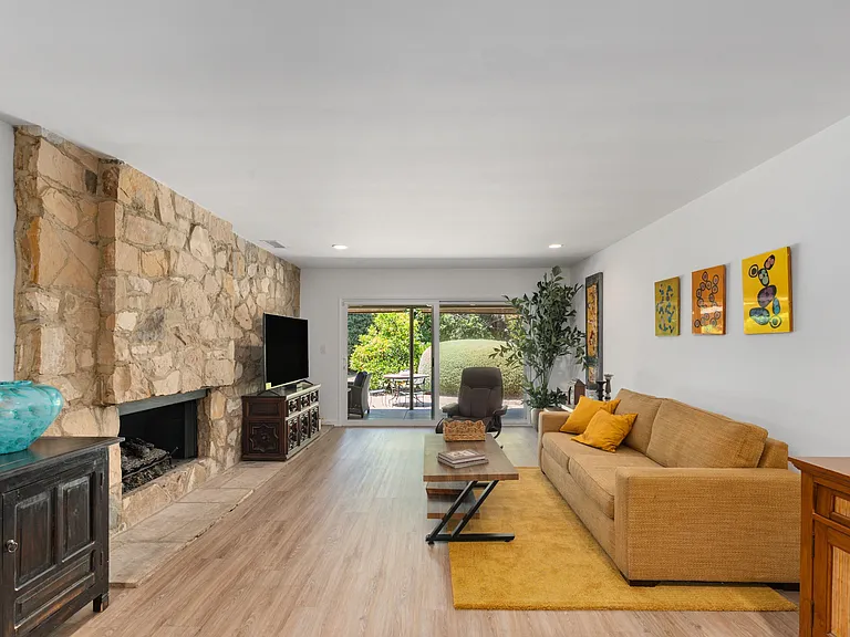 5 Living Room