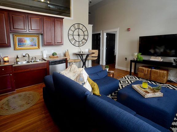 3rd image of 35 Campbell Ave SW APT 315