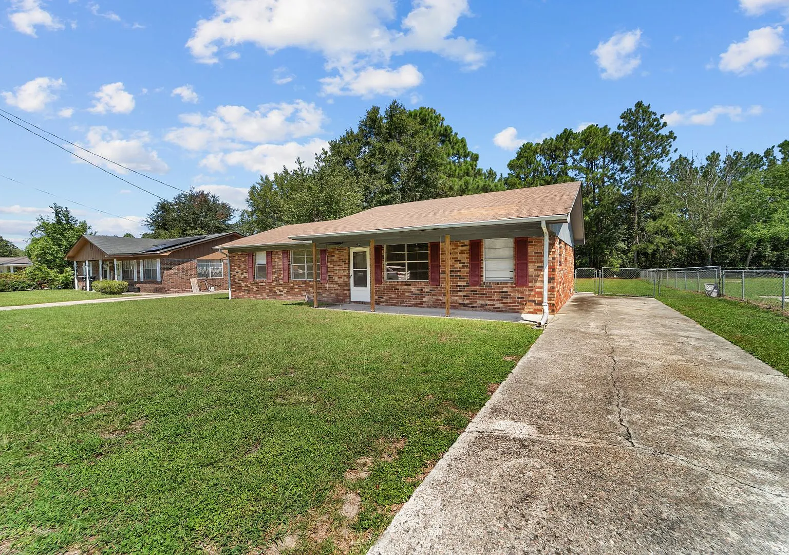 Bright & Spacious 4BR Ranch Home Near Fort Stewart — Photo 3