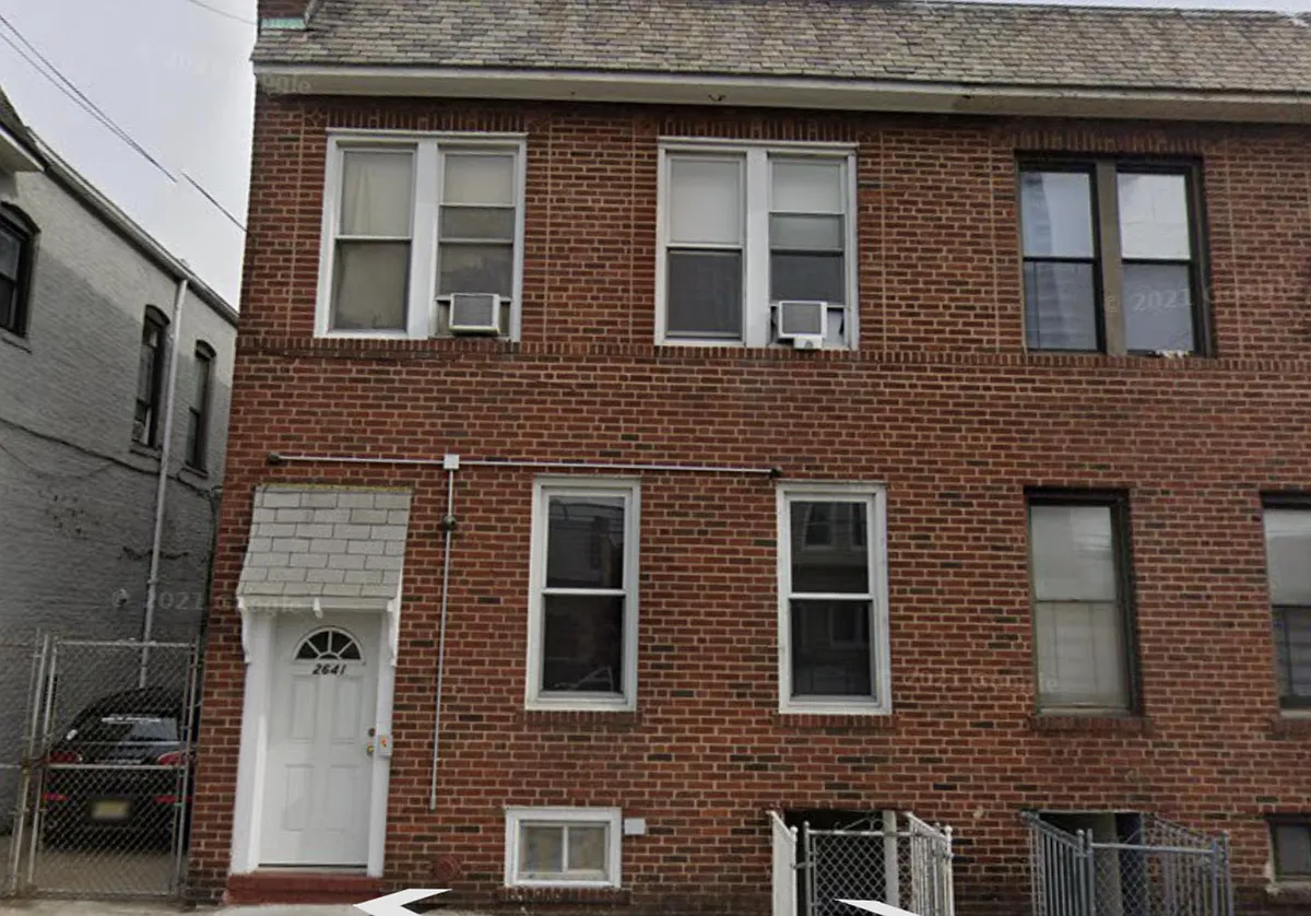 Building Photo - 2641 E 18th St