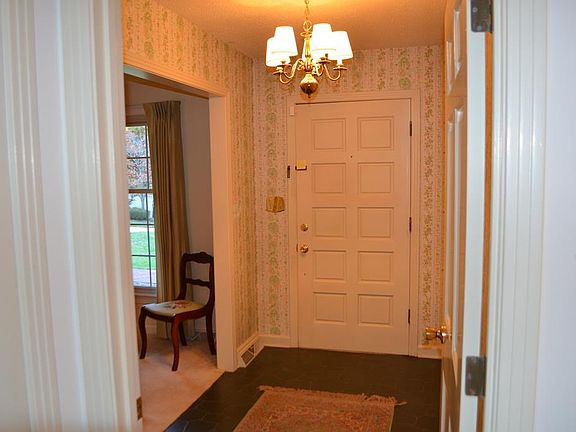 3rd image of 128 Dyerwood Pl