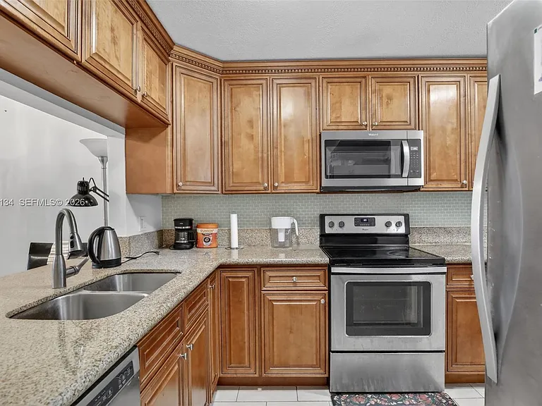 9330 Lagoon Pl #307 — Photo 7