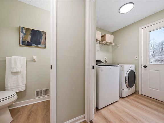 5th image of 60 Jade Dr