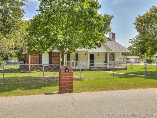 318 Delaware St, Catoosa, OK 74015