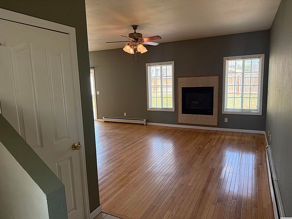 4th image of 1687 Pierson Ct