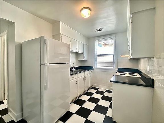 4th image of 743 Weiblen Pl Unit B